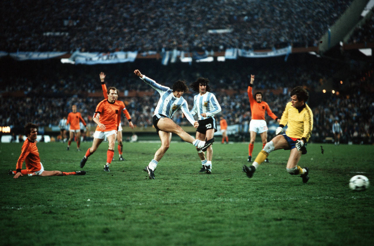 1978年來(lái)歷屆世界杯4強(qiáng)：巴西5進(jìn)4強(qiáng)2奪冠，誰(shuí)比巴西4強(qiáng)更多？