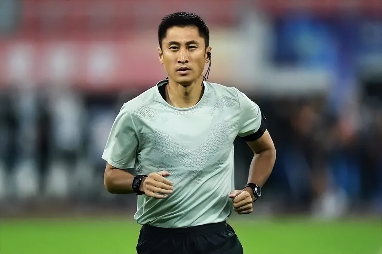 馬寧裁判職業(yè)生涯回顧_世界杯歷史十大黑哨_中國裁判馬寧卡塔爾世界杯