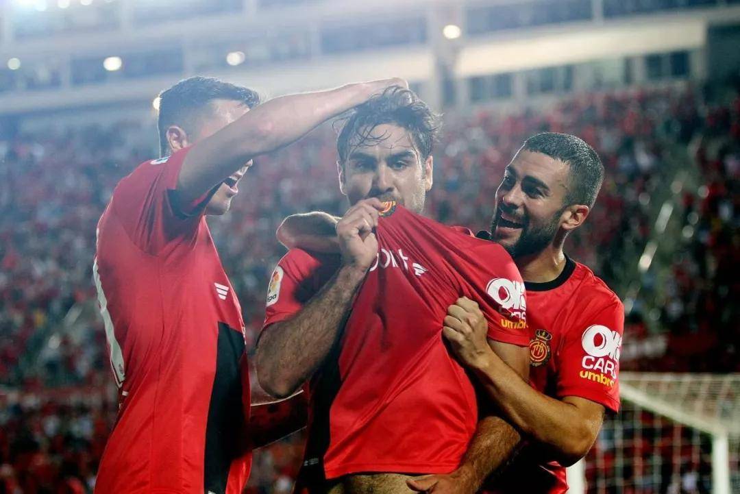 格拉納達(dá)CF馬洛卡歷史交鋒戰(zhàn)績(jī)_格拉納達(dá)CF馬洛卡西甲保級(jí)賽果_9192賽季西甲聯(lián)賽皇家馬德里客場(chǎng)格拉納達(dá)